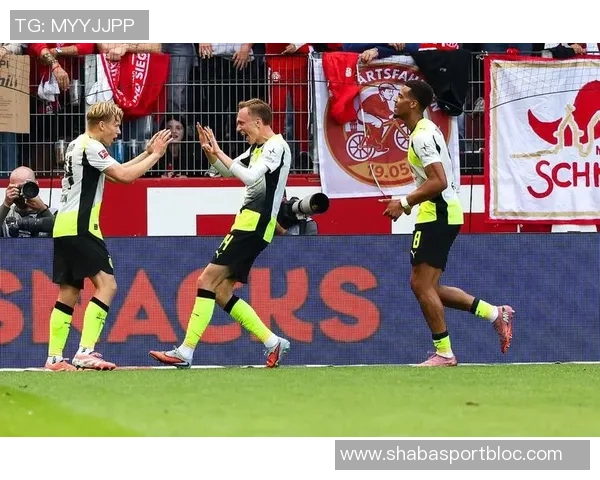 德甲联赛综述拜仁轻取多特蒙德莱比锡顺利取胜药厂意外失分